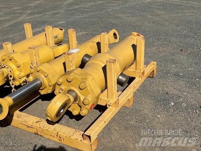 CAT 657E Haszonjárművek - Egyéb