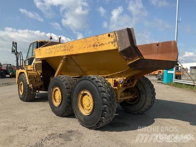 CAT 725 Csuklósdömperek