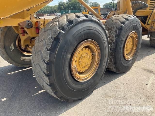 CAT 725 Csuklósdömperek