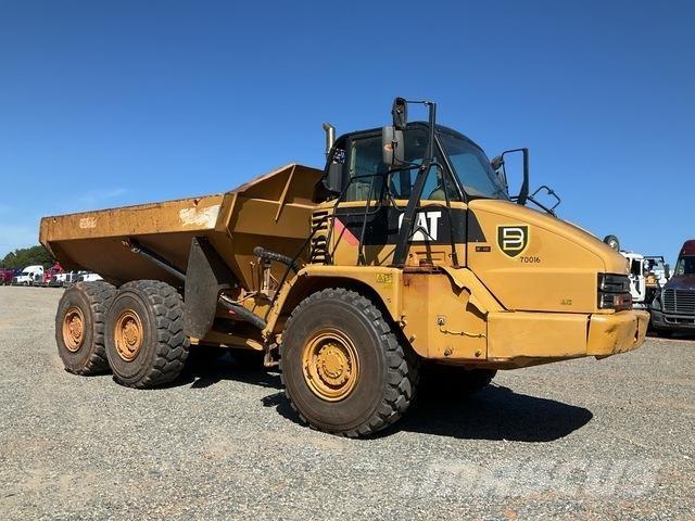 CAT 725 Csuklósdömperek