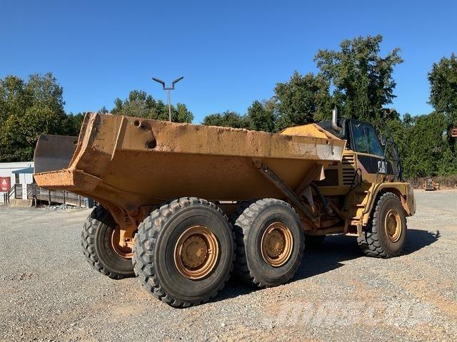 CAT 725 Csuklósdömperek