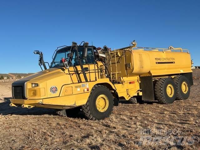 CAT 730C Vízszállító teherautók