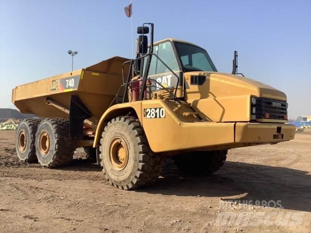 CAT 740 Csuklósdömperek