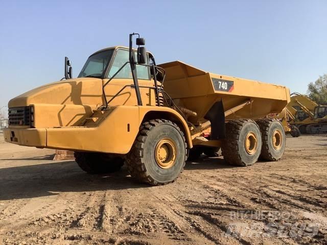 CAT 740 Csuklósdömperek
