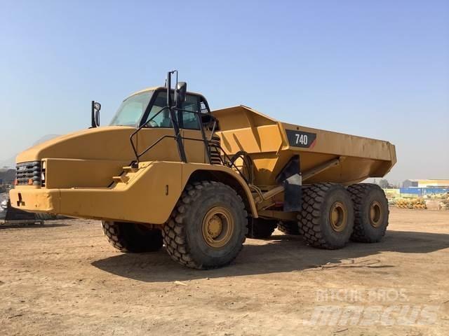 CAT 740 Csuklósdömperek