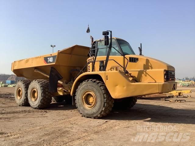 CAT 740 Csuklósdömperek