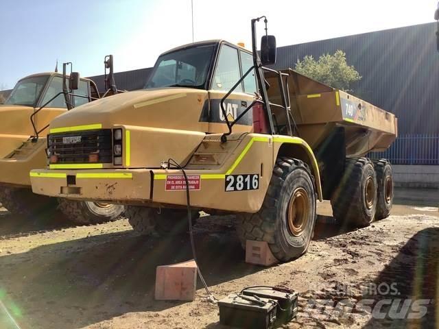 CAT 740 Csuklósdömperek