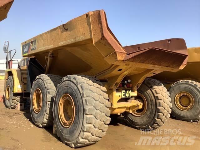 CAT 740 Csuklósdömperek