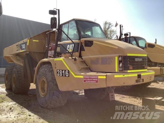CAT 740 Csuklósdömperek