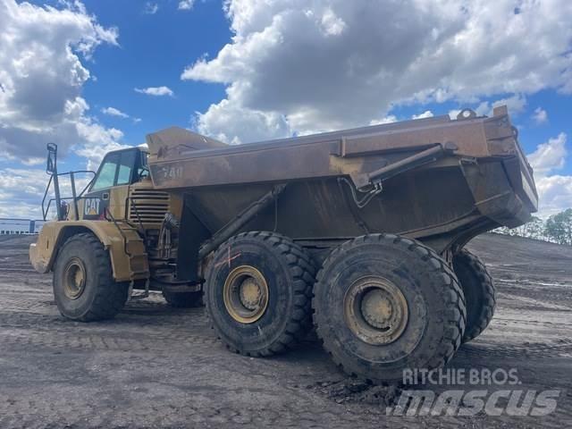 CAT 740 Csuklósdömperek