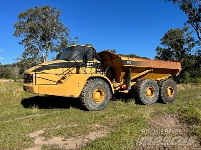 CAT 740 Csuklósdömperek