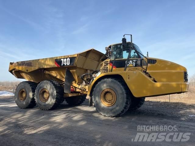 CAT 740 Csuklósdömperek