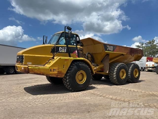 CAT 740 Csuklósdömperek