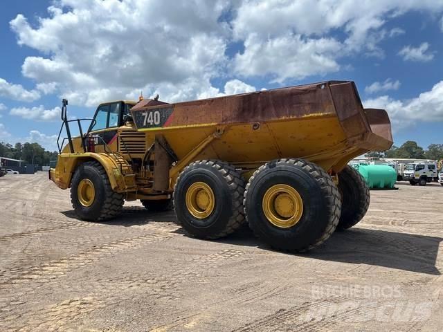 CAT 740 Csuklósdömperek