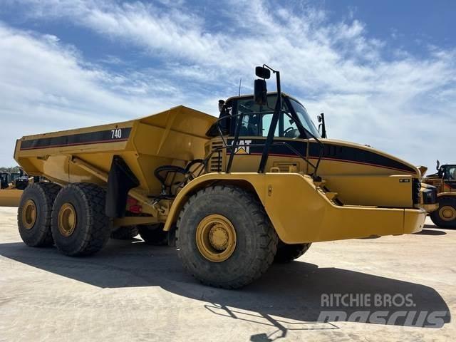 CAT 740 Csuklósdömperek