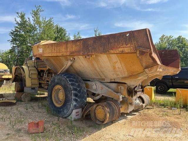 CAT 740 Csuklósdömperek