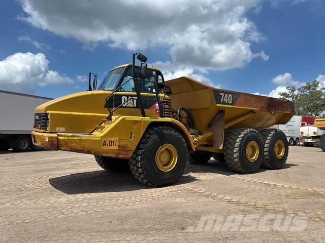 CAT 740 Csuklósdömperek