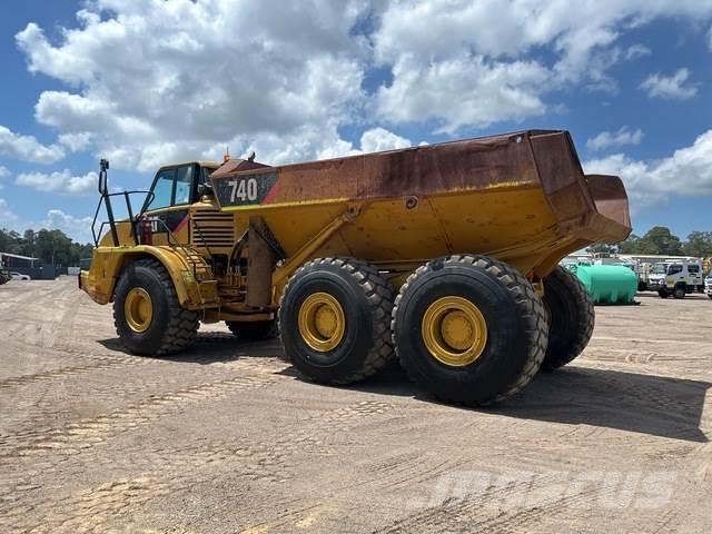 CAT 740 Csuklósdömperek