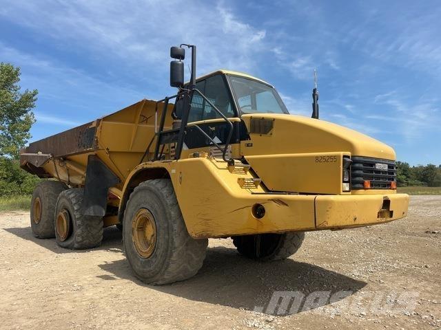 CAT 740 Csuklósdömperek