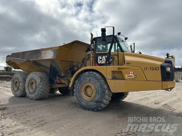 CAT 740B Csuklósdömperek