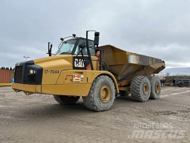 CAT 740B Csuklósdömperek
