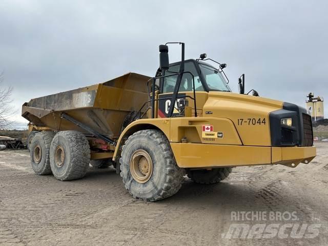 CAT 740B Csuklósdömperek