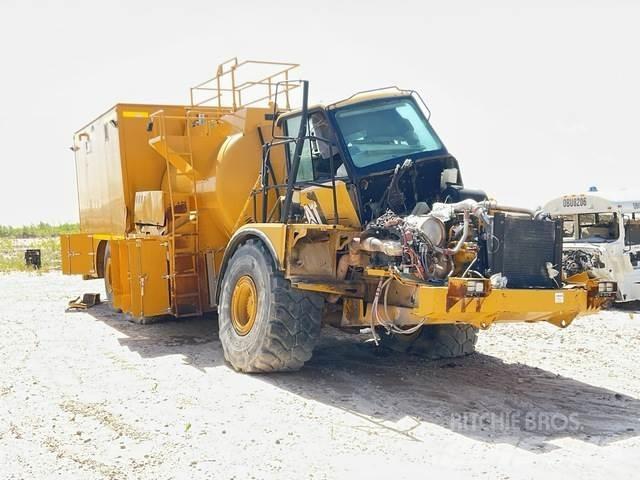CAT 740B Tartályos teherautók