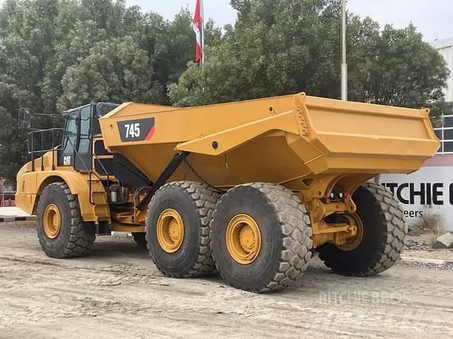 CAT 745 Csuklósdömperek