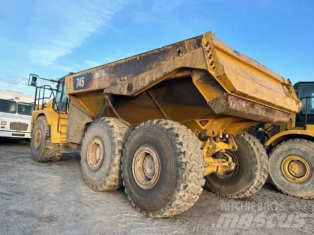 CAT 745 Csuklósdömperek
