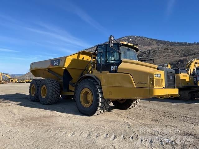 CAT 745 Csuklósdömperek