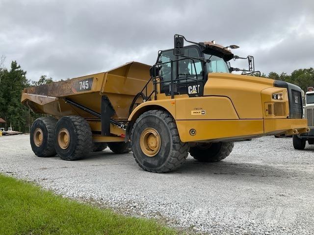 CAT 745 Csuklósdömperek