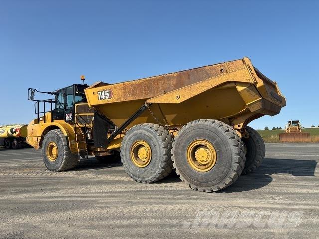 CAT 745 Csuklósdömperek
