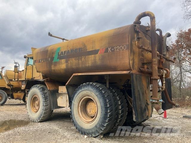 CAT 773B Vízszállító teherautók