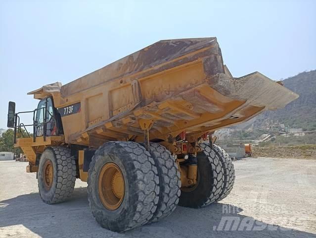 CAT 773F Csuklósdömperek