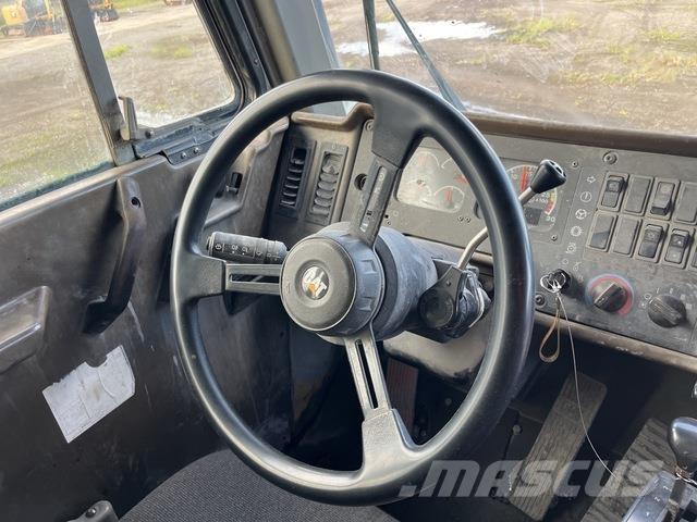 CAT 775D Csuklósdömperek