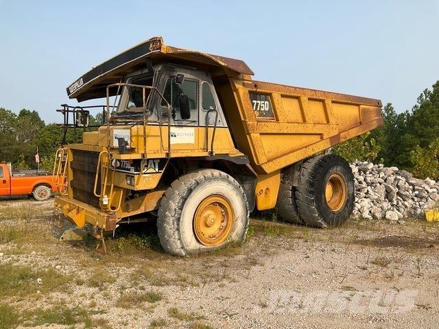 CAT 775D Csuklósdömperek
