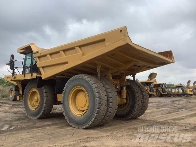 CAT 777F Csuklósdömperek