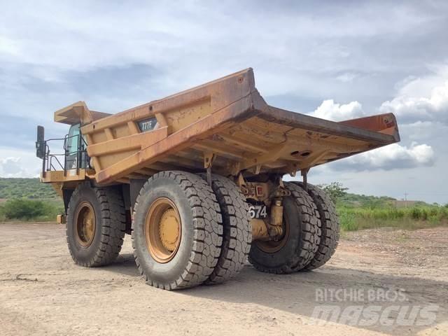 CAT 777F Csuklósdömperek
