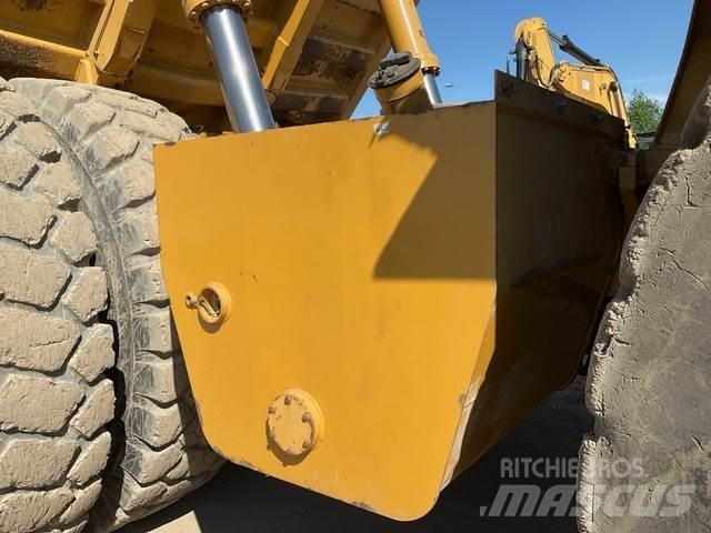 CAT 777F Csuklósdömperek
