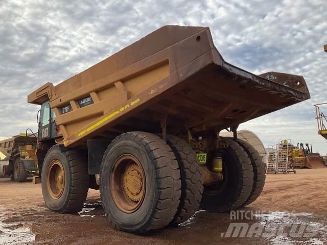 CAT 777F Csuklósdömperek