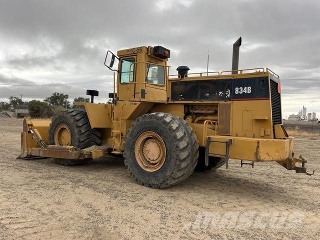 CAT 834B gumikerekes dózer