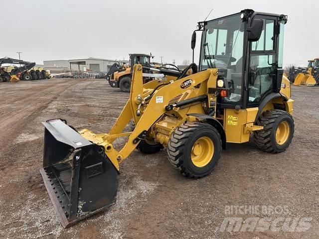 CAT 903D Gumikerekes homlokrakodók
