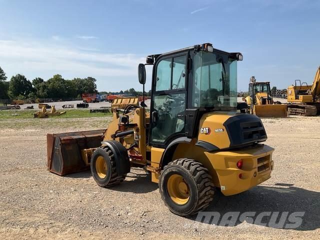 CAT 903D Gumikerekes homlokrakodók