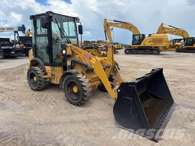 CAT 903D Gumikerekes homlokrakodók