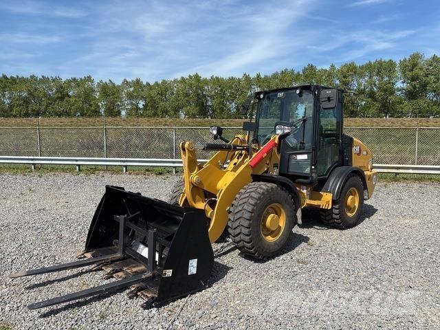 CAT 906 Gumikerekes homlokrakodók