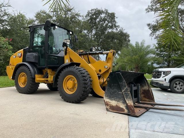 CAT 906 Gumikerekes homlokrakodók