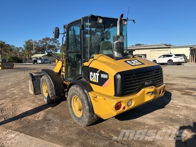 CAT 906H Gumikerekes homlokrakodók