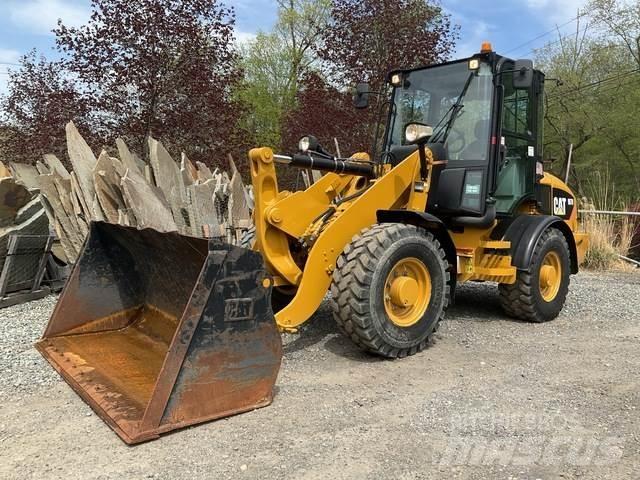CAT 907H Gumikerekes homlokrakodók