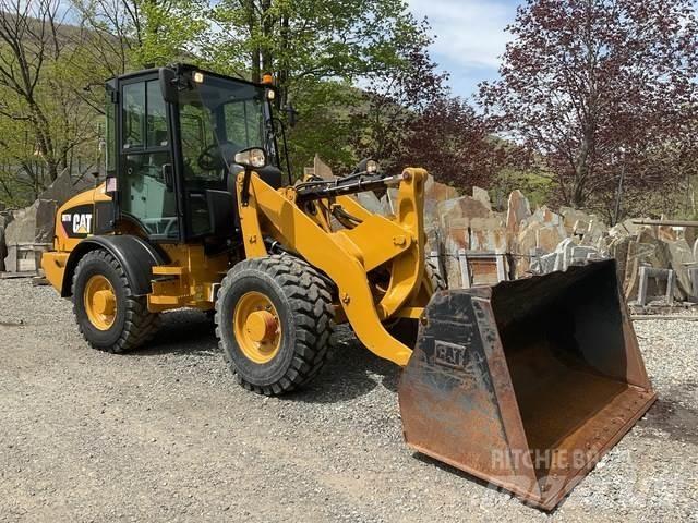 CAT 907H Gumikerekes homlokrakodók