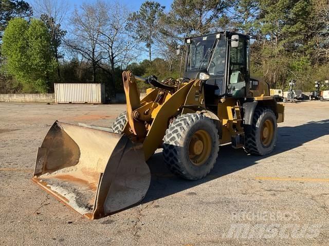 CAT 918M Gumikerekes homlokrakodók